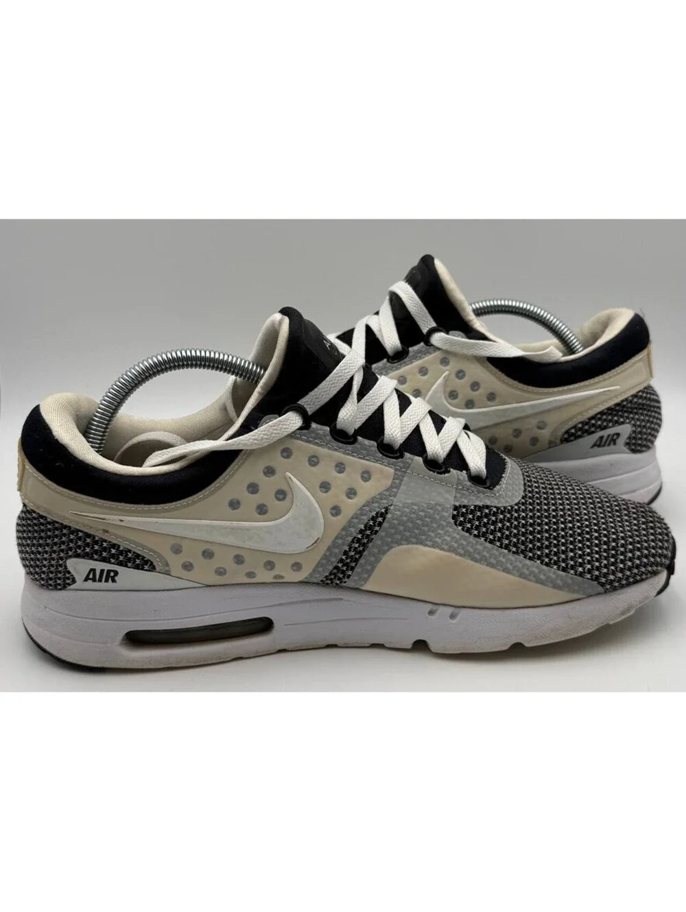 Nike Air Max Sneakers Men US 10.5 Black White Gray Running Shoes 876070-005